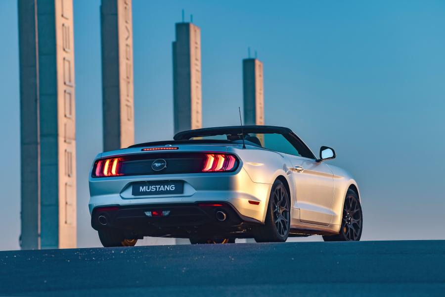  Ford Mustang EcoBoost Convertible 2019 года  (ZA) (фото 28 из 40)